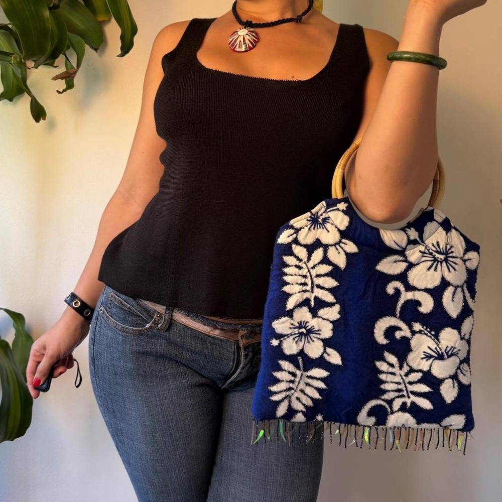 Rum Jungle Vintage Y2K Blue White Hibiscus Beaded Bag Wooden Handle Tropical